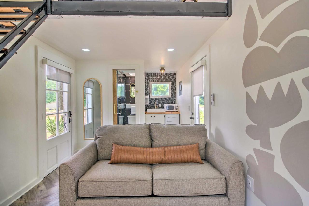Chic Tiny Home Retreat About 2 Mi To Msu Campus! ستاركفيل المظهر الخارجي الصورة