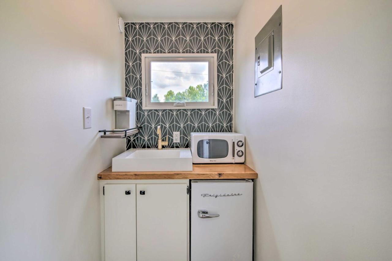 Chic Tiny Home Retreat About 2 Mi To Msu Campus! ستاركفيل المظهر الخارجي الصورة